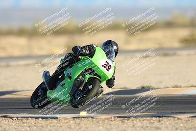 media/Dec-07-2025-CVMA (Sun) [[3e7d2de5dc]]/Race 18-Formula Twins-Formula 40 UL/